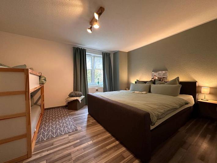 Ferienwohnung für 4 Personen, mit Pool und Ausblick sowie Sauna und Garten, kinderfreundlich - 1