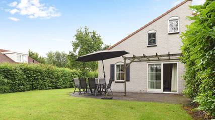 Ferienhaus für 6 Personen, mit Terrasse und Pool sowie Garten, mit Haustier in Brouwershaven