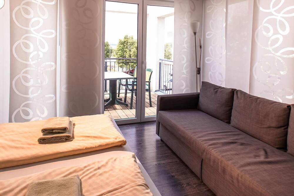 Ganze Wohnung, Appartement 100 - Appartements am Hafen in Zwenkau, Zwenkauer See