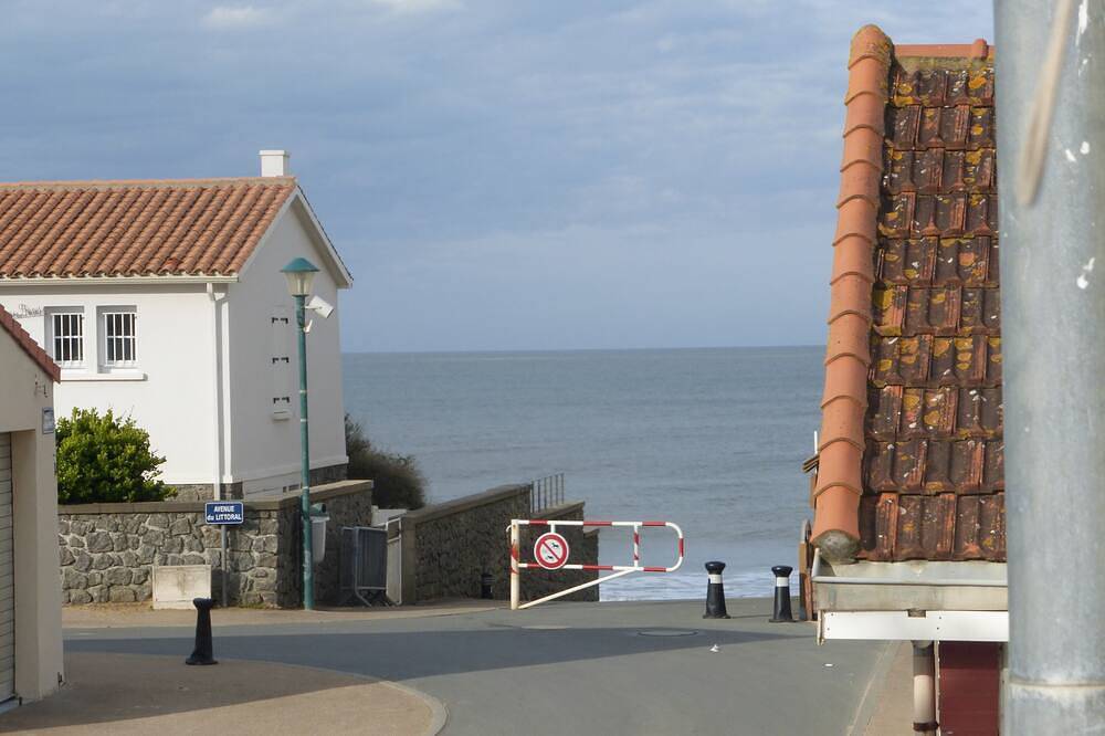 Appartement entier, 50M de la plage appartement 2 , 4 pers  Longeville Sur Mer in Le Rocher, Longeville-sur-Mer