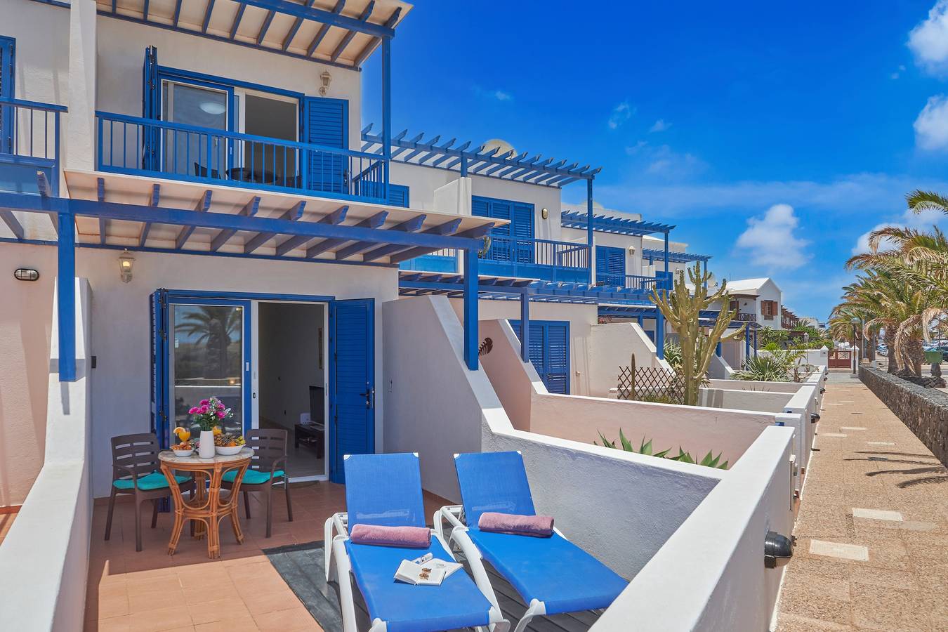 Entire apartment, Vacation 'Duplex Ilic Sea Views, Front Line' with Private Pool, Private Terrace and Wi-Fi in Playa Blanca, Yaiza