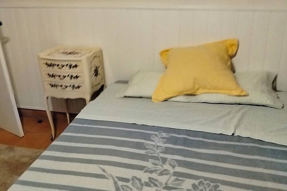 2Bed Traditional Apt - Private Balcony - Fuenmayor in Fuenmayor, Provincia de La Rioja
