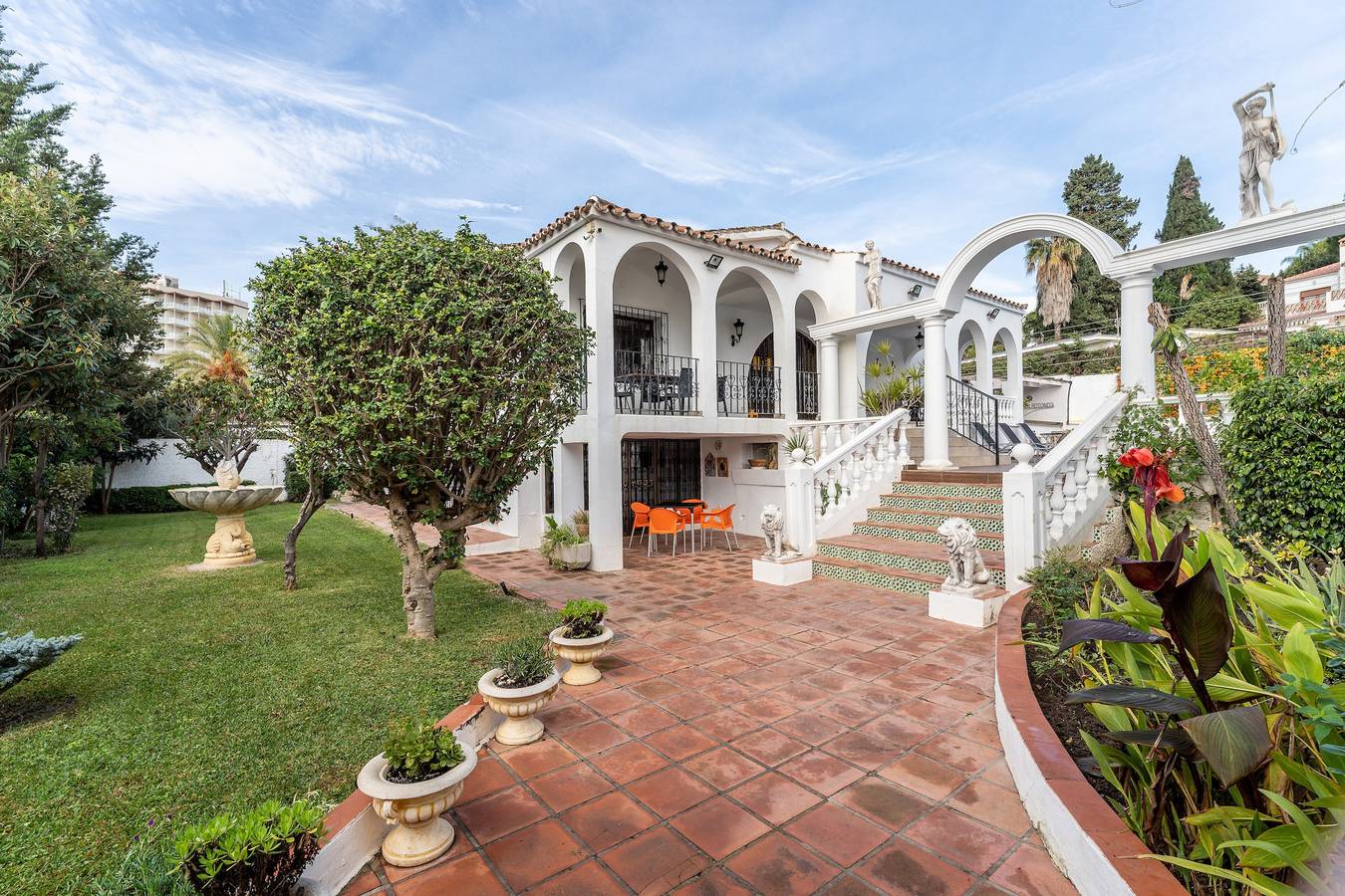 Villa La Rotonda avec piscine, jardin et Wi-Fi in Torreblanca (Fuengirola), Fuengirola