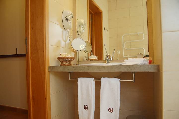 Casa rural para 2 personas, con terraza y vistas al mar además de jardín y vistas en Azores - 4