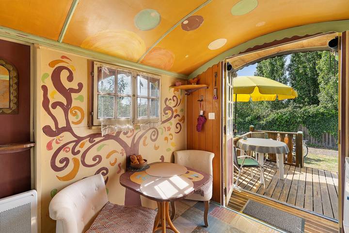 Hel semesterlägenhet, La Roulotte Daninas: private terrace, garden & Wi-Fi in Bourgneuf en Retz in Bourgneuf-en-Retz, Côte de Jade