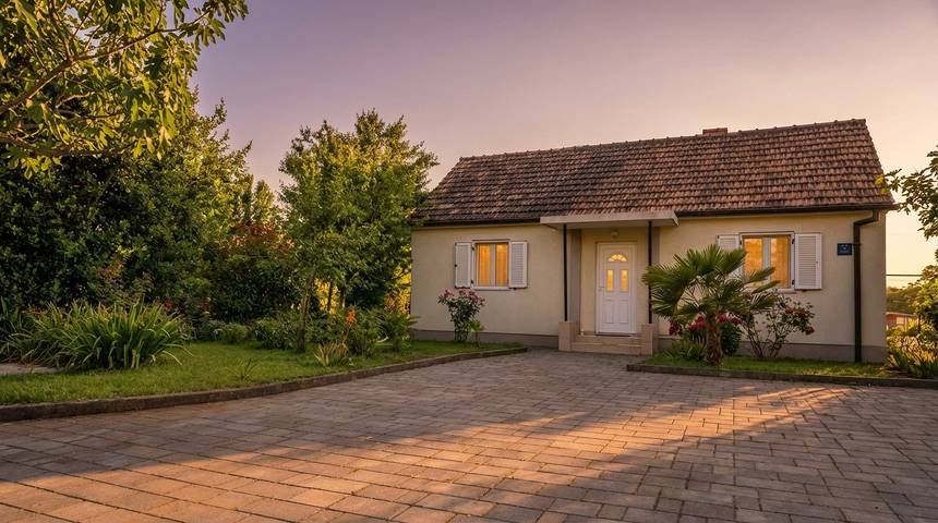 Ferienhaus mit Garten "Nena" in Pula-Medulin, Pula