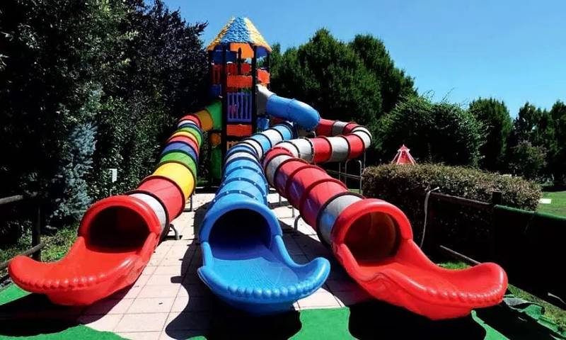 Mobil home pour 4 personnes, avec terrasse, animaux acceptés à Mialet - 2