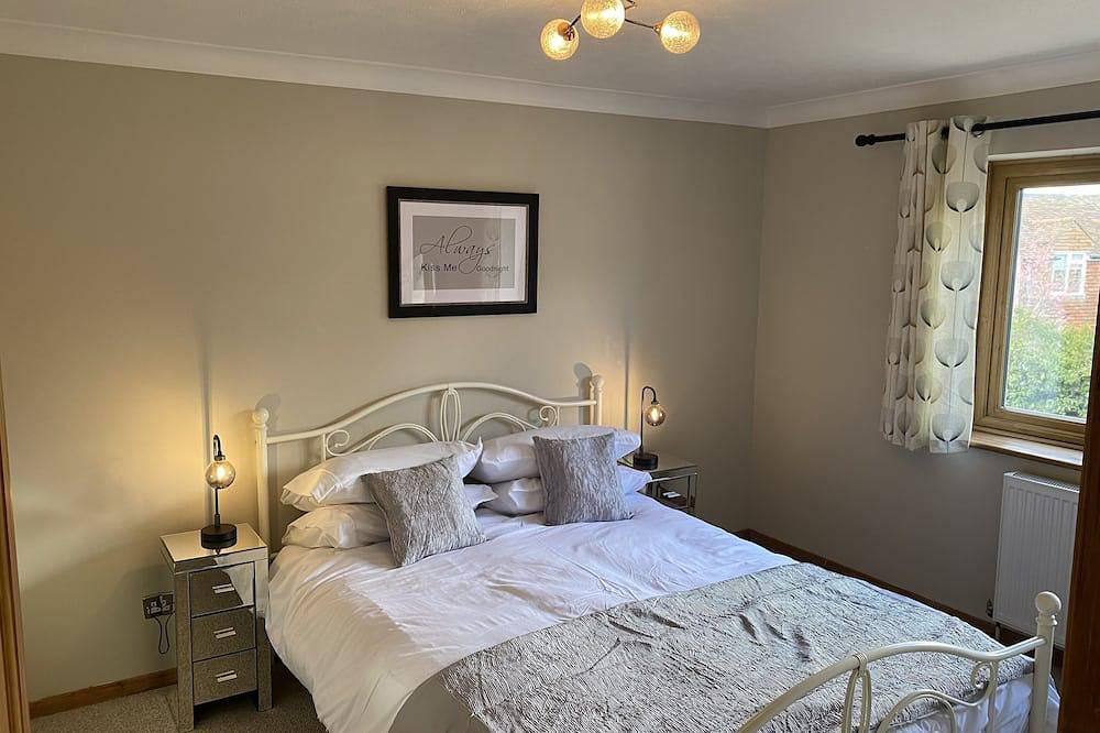 Two bedroom cottage in the heart of Rye with private parking. in Rye, East Sussex