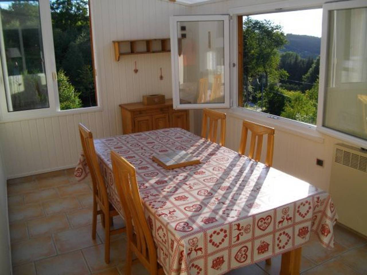 Pavillon au calme avec cheminée près de Gérardmer, Wi-Fi, terrasses et garage in Anould, Saint-Dié-des-Vosges