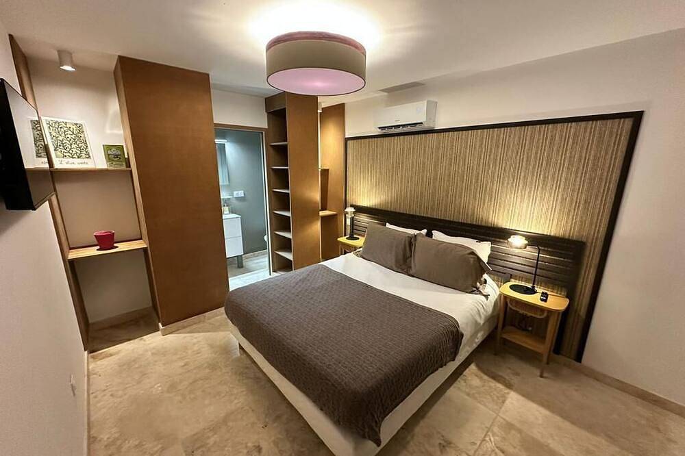 Suite Parentale Indépendante au Sein de la Maison D'hamih, Avec Petit-déjeuner in Uzès, Nimes region