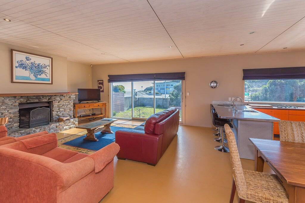See and hear the surf from this pet friendly property in Manawatu-Wanganui
