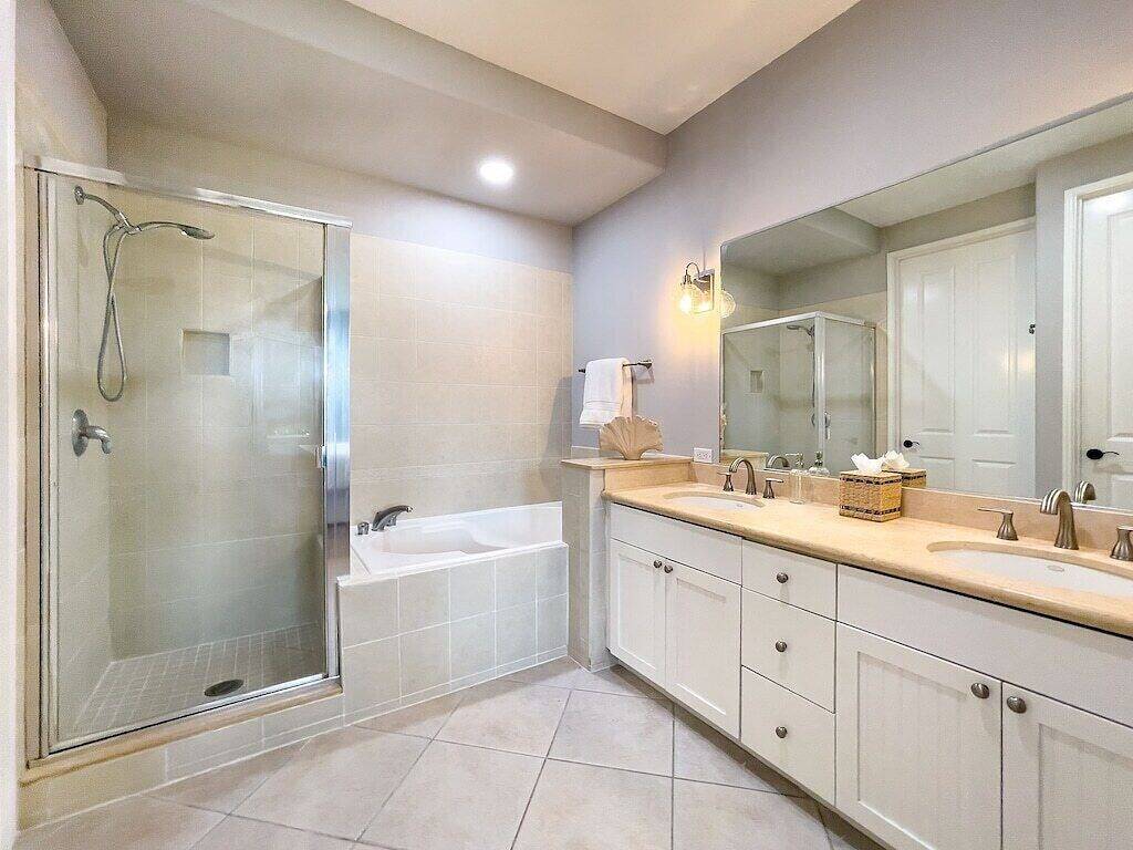 Ganze Wohnung, Upgraded Condo on Golf Course, Walking Distance to Beach and Shops! in Waikoloa Beach Resort, Puako