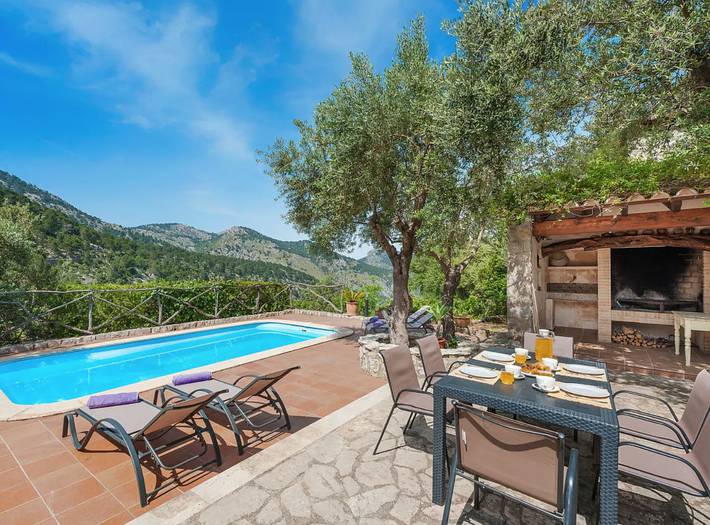 Villa für 8 Personen, mit Pool und Garten sowie Terrasse - 1