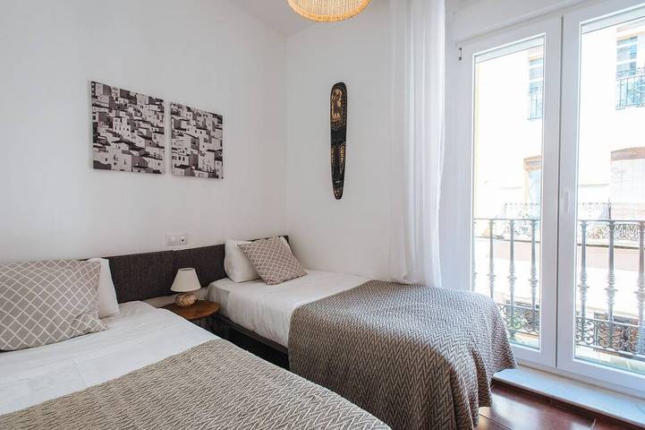 Apartamento entero, Homey Seville. Bright Apartment at Santa Cruz 6 people Parking Optional in Casco Antiguo, Sevilla