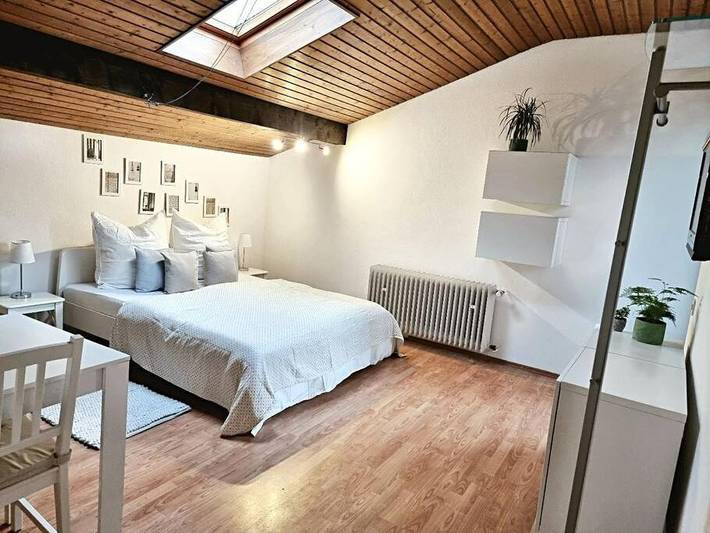 Ferienwohnung für 11 Personen, mit Garten, kinderfreundlich in Wiesbaden