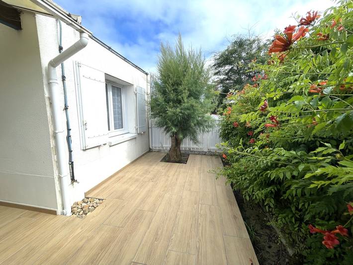 Location de vacances pour 6 personnes, avec terrasse dans Plage Sainte-Anne - 2