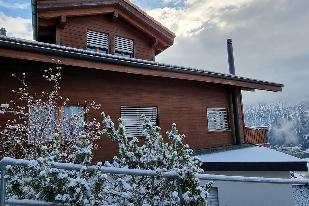 Ganze Wohnung, Wohlfühloase mit Traumblick auf den Thunersee – mit privater Sauna in Beatenberg, Thunersee