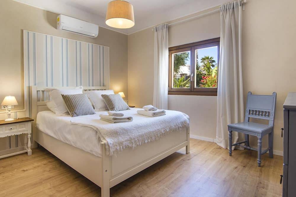 Casa Azul. Strandhaus für 4 Erwachsene + 1 Baby in Cala Llombards in Cala Llombards, Santanyí