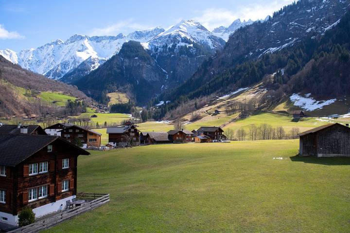 Hotel Segnes - Vierbettzimmer in Elm GL, Glarus Süd