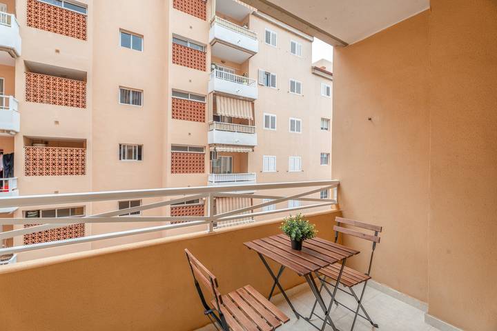 Entire apartment, Vacation Apartment 'Vivienda Carolina' with Mountain View, Shared Pool and Wi-Fi in Punta Larga, Candelaria