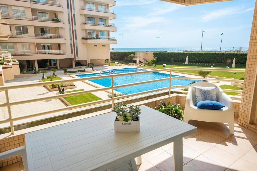 Apartamento vacacional entero, Oceanview First Line with 2 Pools 1 in Furadouro, Ovar