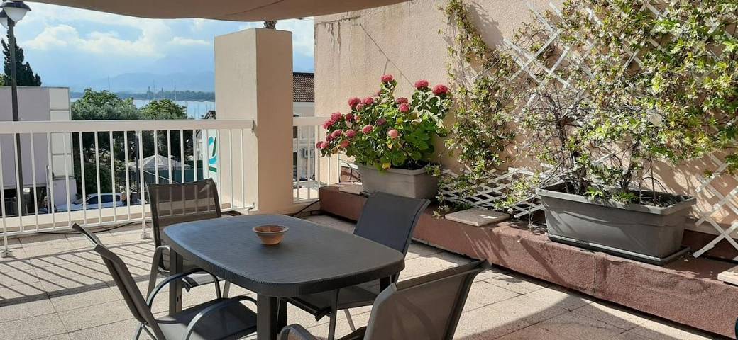 Gîte pour 4 personnes, avec vue et terrasse dans Office De Tourisme De Calvi - 4