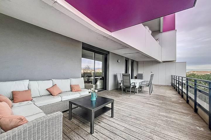 Gîte pour 5 personnes, avec terrasse et piscine dans Casino de Palavas les Flots