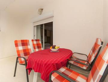 Vakantiewoning voor 4 Personen in Rogoznica, Šibenik-Knin, Afbeelding 3