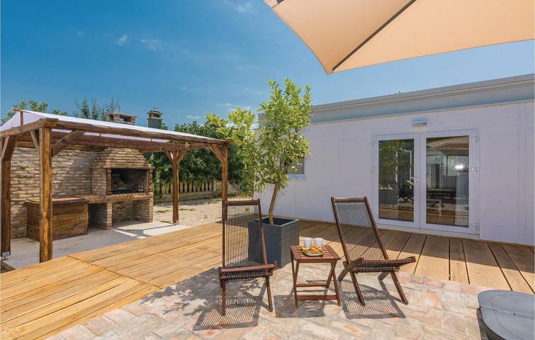 Accogliente appartamento con 2 camere da letto, vista mare, piscina e terrazza vicino a Petrčane in Zadar (Municipality), Zara