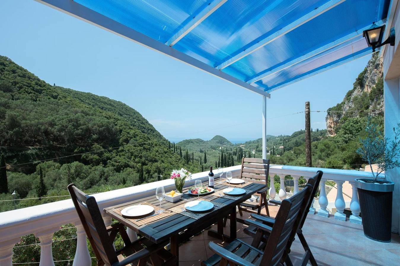 Entire apartment, Apartments Alexander Apartment with Sea View, Wi-Fi, and Air Conditioning in Corfu