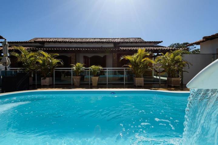 Casas e apartamentos de temporada para 8 pessoas, com balcão e piscina em Saquarema