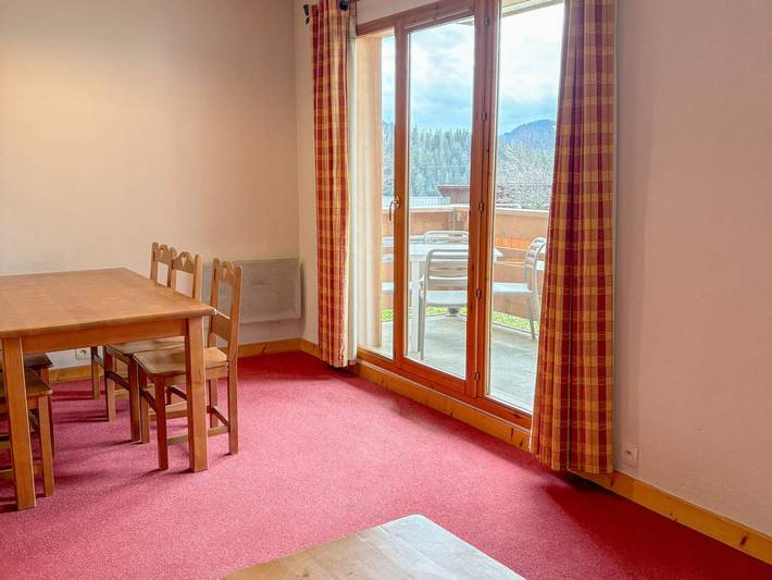 Gîte pour 6 personnes, avec piscine et balcon dans Office De Tourisme De Notre Dame De Bellecombe - 2