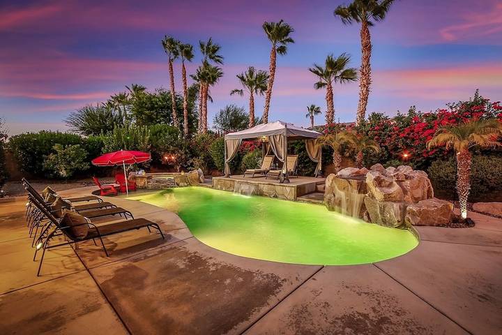 Vacation rental for 14 people, with terrace and hot tub, with pets in Indio (CA)