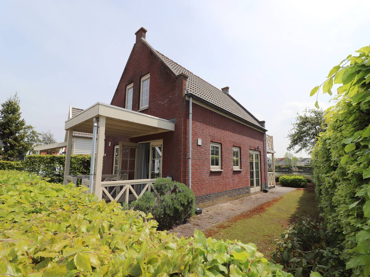 Bungalow am Wasser bei Rotterdam in Bernisse, Niederländische Nordsee