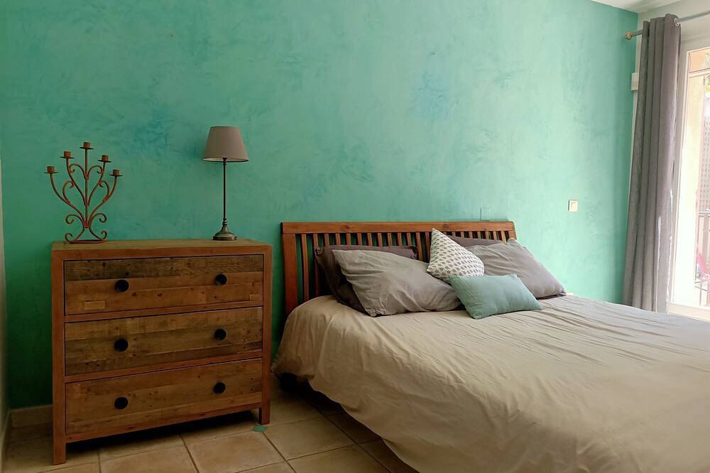 Charming house at the foot of the Luberon (rated 4 stars) in Robion, Parque natural regional del Luberon