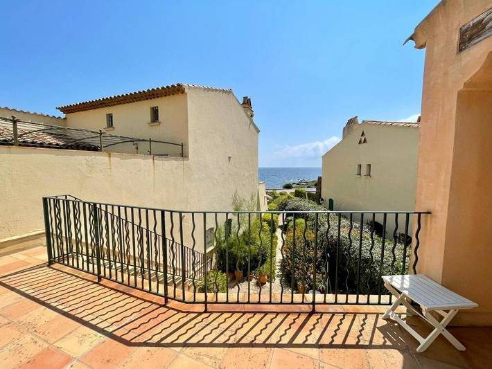 Maison de vacances pour 6 personnes, avec Balcon et Terrasse ainsi que Piscine et Vue