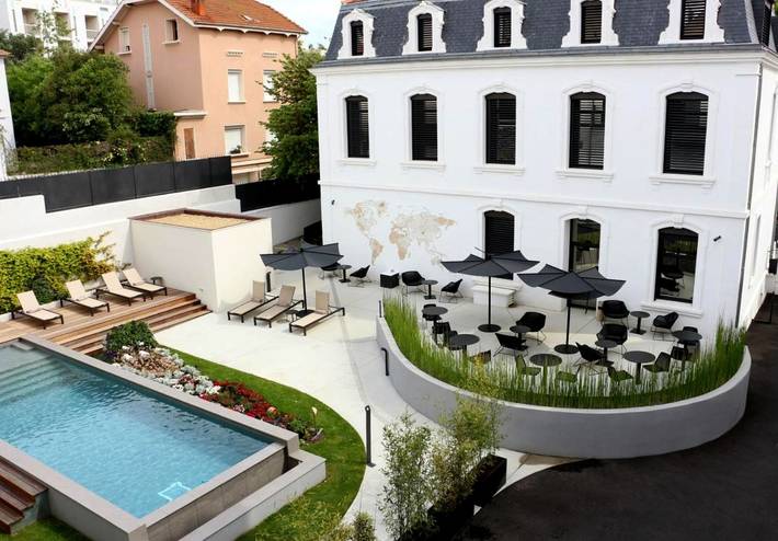 Hôtel pour 2 personnes, avec piscine ainsi que jardin et sauna