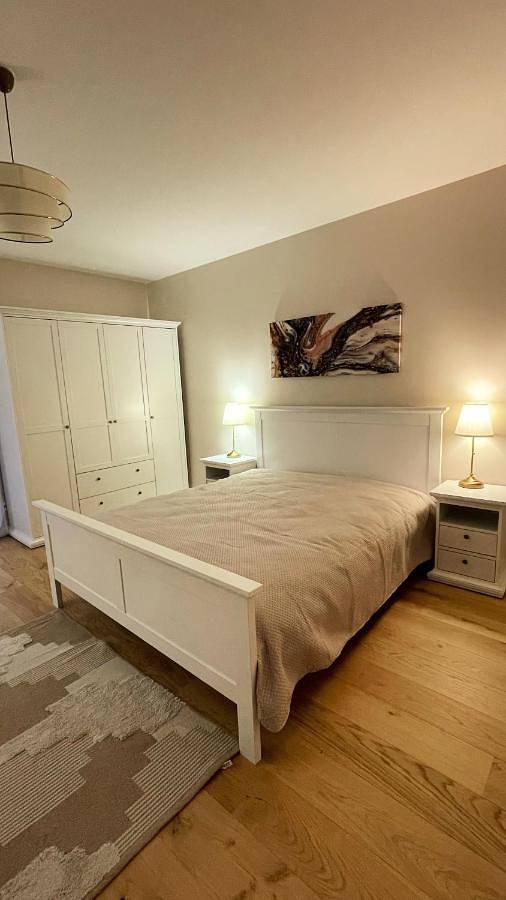 Appartement entier, One-Bedroom Apartment in Sainte-Maure-de-Peyriac, Région de Nérac