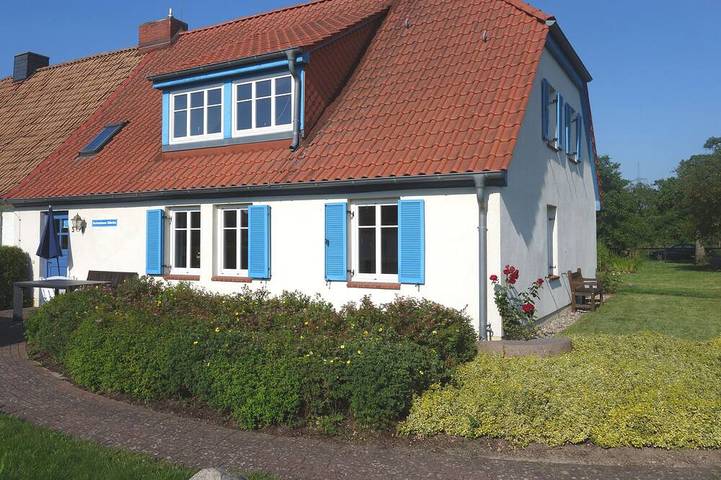 Ferienhaus für 16 Personen, mit Garten und Sauna in Klocksin