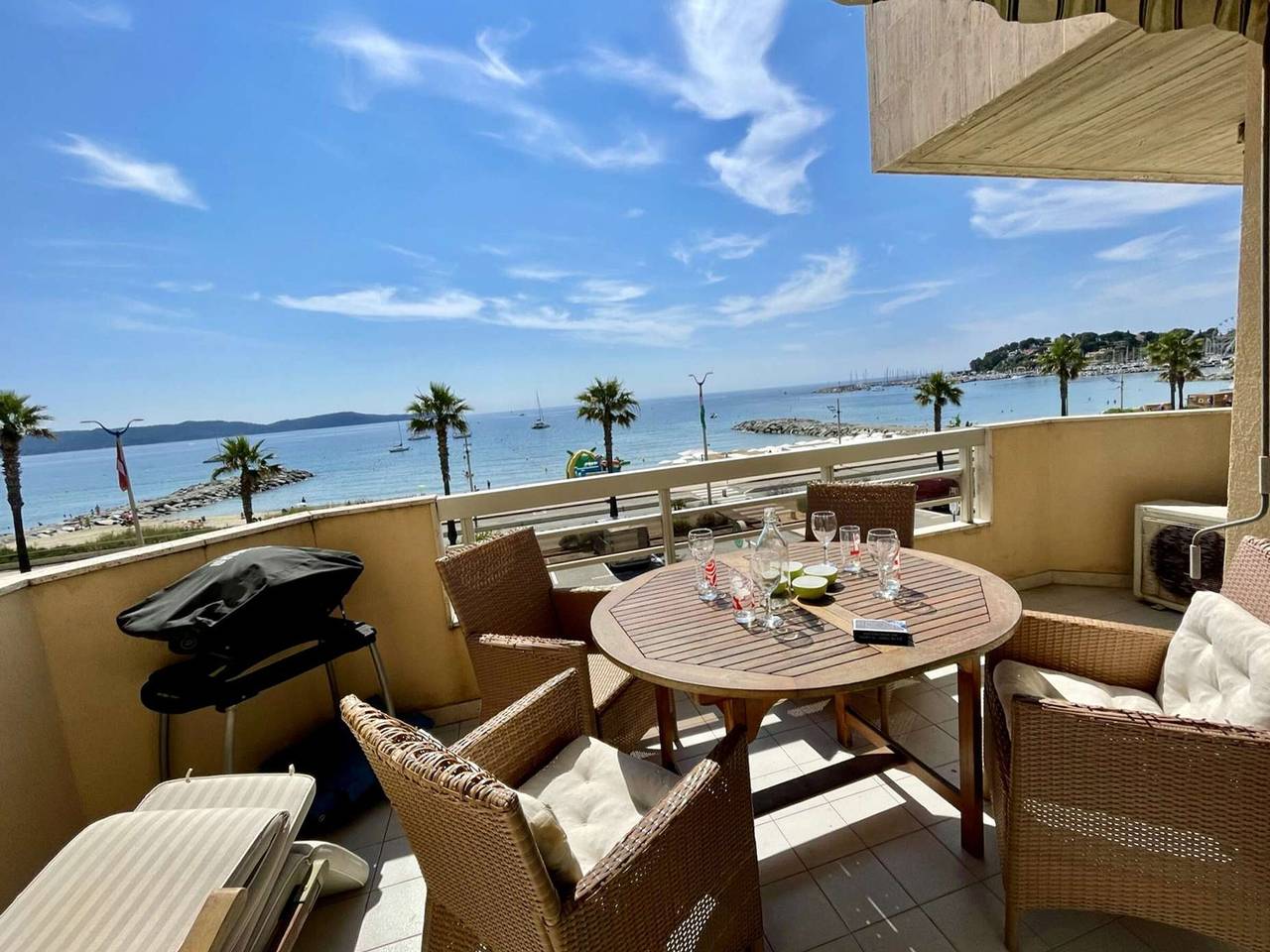 Entire apartment, Seaside 2-Room Apartment with Terrace in Cavalaire-sur-Mer – Sleeps 4 in Cavalaire-sur-Mer, Draguignan region