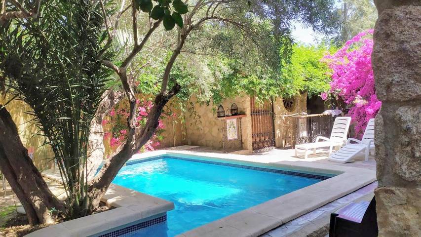 Chambre d’hôte pour 2 personnes, avec Jacuzzi ainsi que Jardin et Piscine à Alhama de Murcia