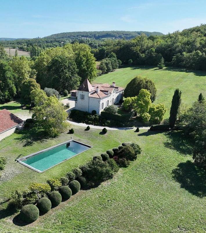 Maison d’hôte pour 2 personnes, avec piscine ainsi que jardin et vue