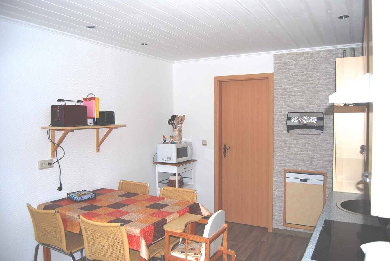 Casa de vacaciones con terraza para barbacoa y parque infantil  in Lieschow, Ummanz
