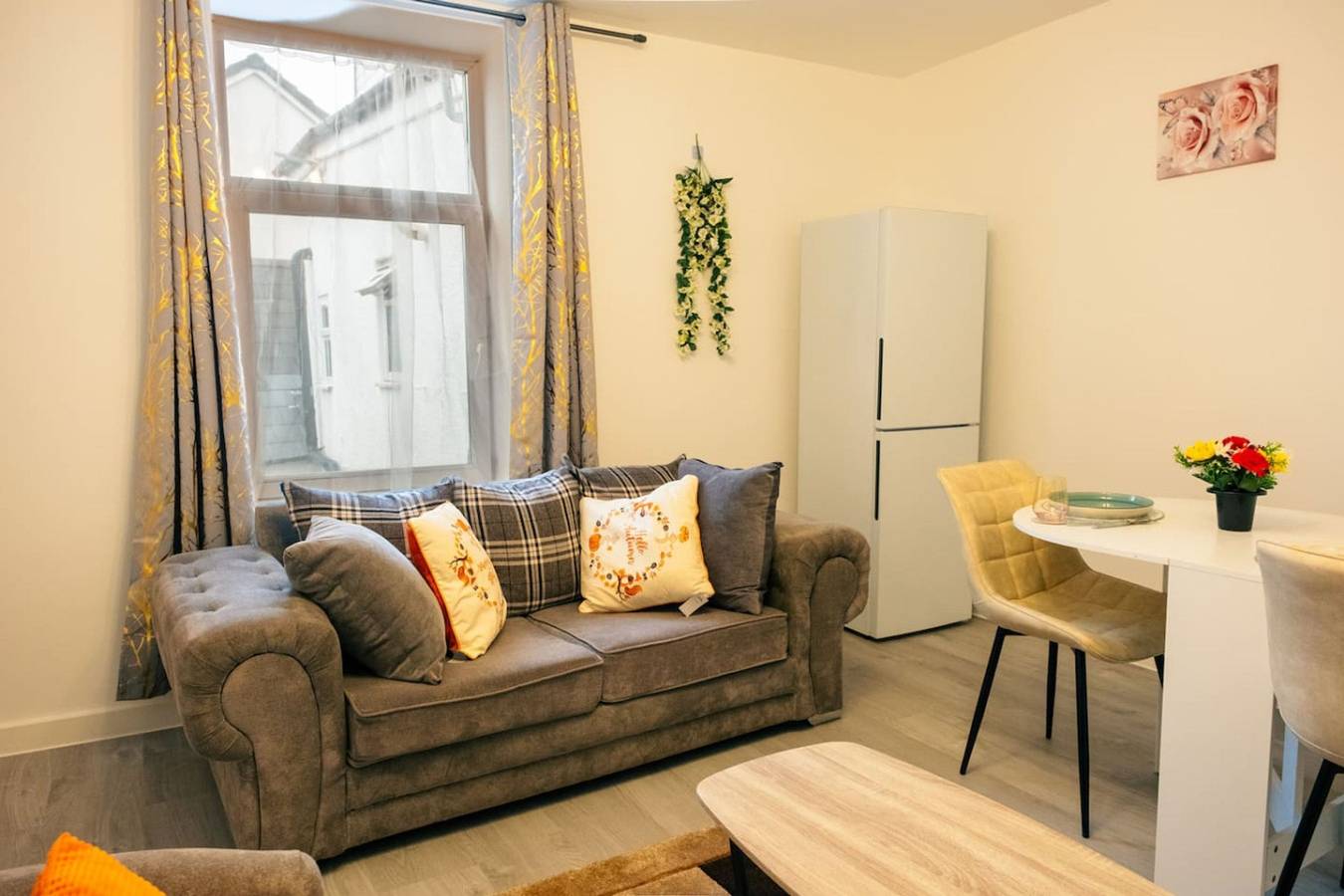 Apartamento entero, Cozy 2Br Flat Near Cardiff City Centre | Stadium| Shops | Uni in Cardiff, Cardiff region