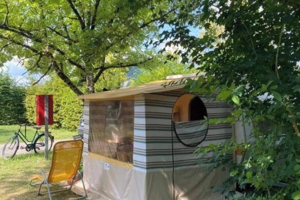 Vintage Caravan: Experience a Time Capsule in the Chartreuse Mountains in Voiron, Isère