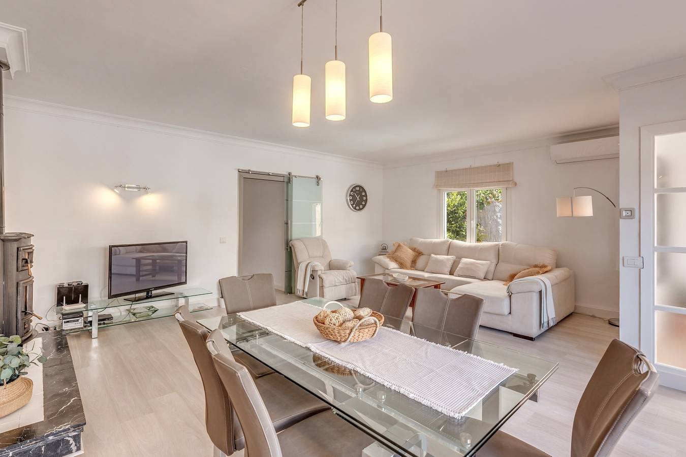 Casa de férias "Casa Mediterrânea" com terraço, jacuzzi e ar condicionado in Can Picafort, Santa Margalida