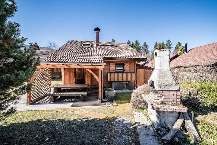 Chalet pour 6 personnes, avec jardin, animaux acceptés à Verchaix