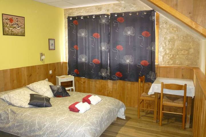 Gîte pour 5 personnes, avec jardin ainsi que jacuzzi et terrasse à Saint-André-de-Lidon - 3