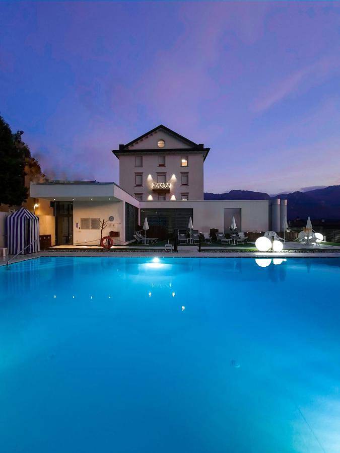 Appartamento per 2 persone, con Terrazza e Idromassaggio nonché Giardino e Piscina a Levico Terme
