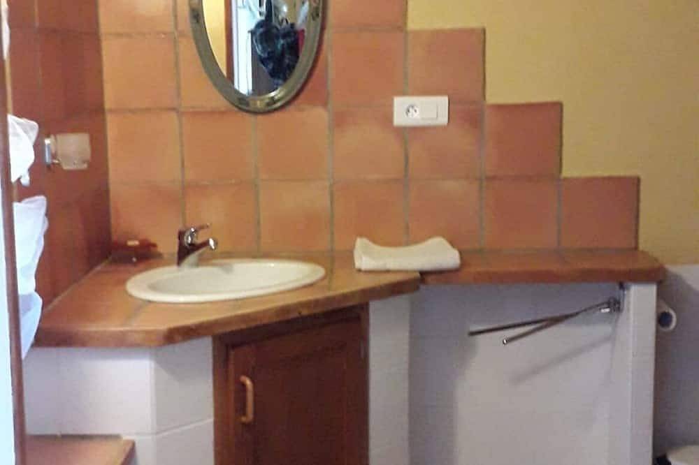 Appartement entier, Independent bed and breakfast Apt Luberon in Apt, Parc naturel régional du Luberon
